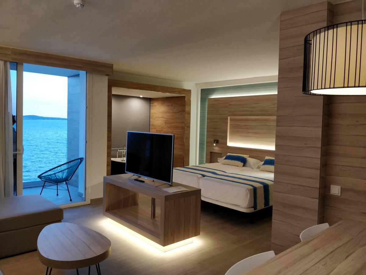 Suite con vistas al mar y bañera de hidromasaje